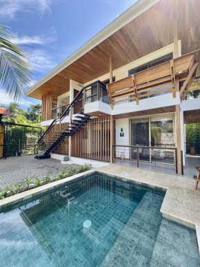 Villa Naomi Luxury house 3 min walk beach and town